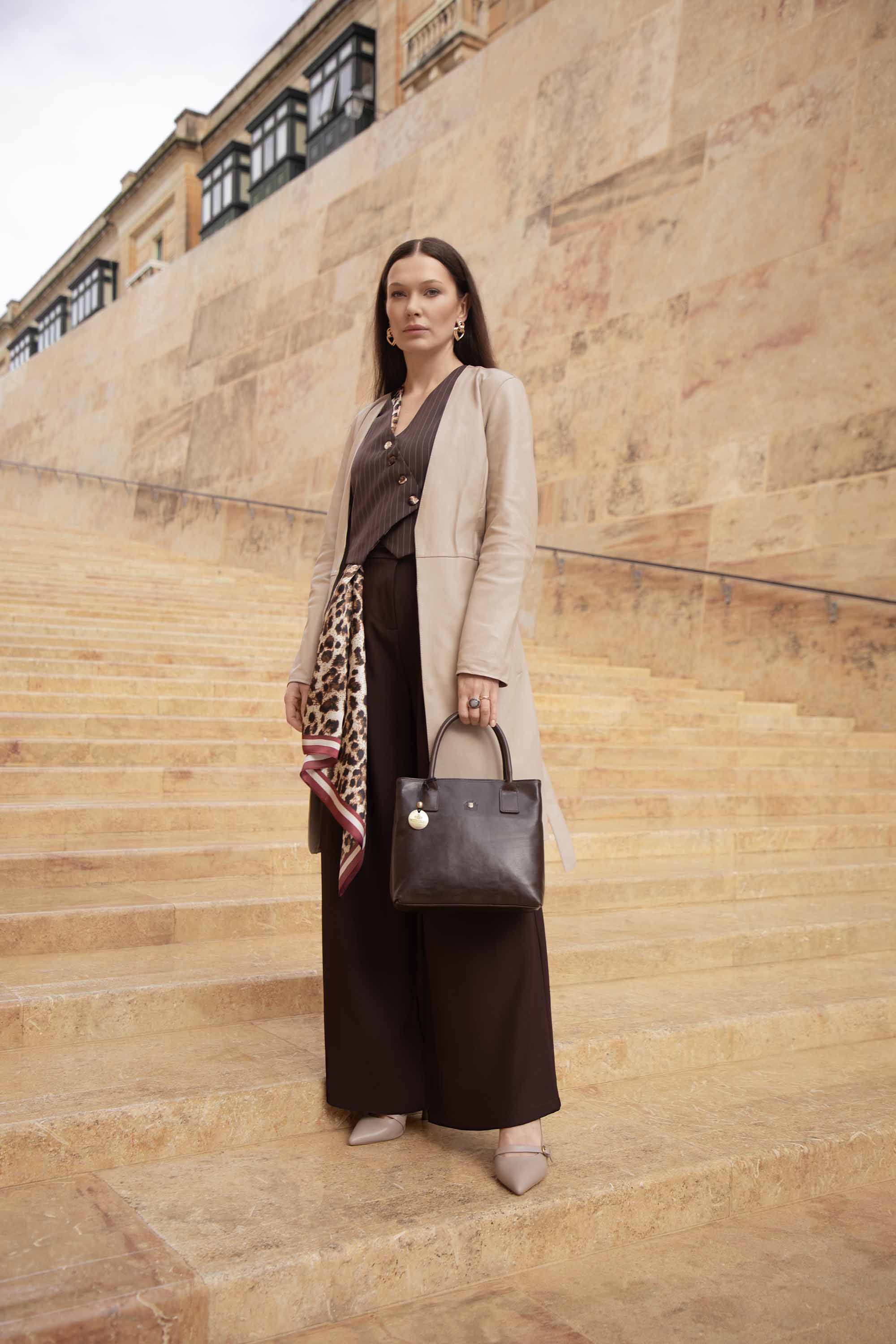 Жіночі туфлі з бежевої шкіри