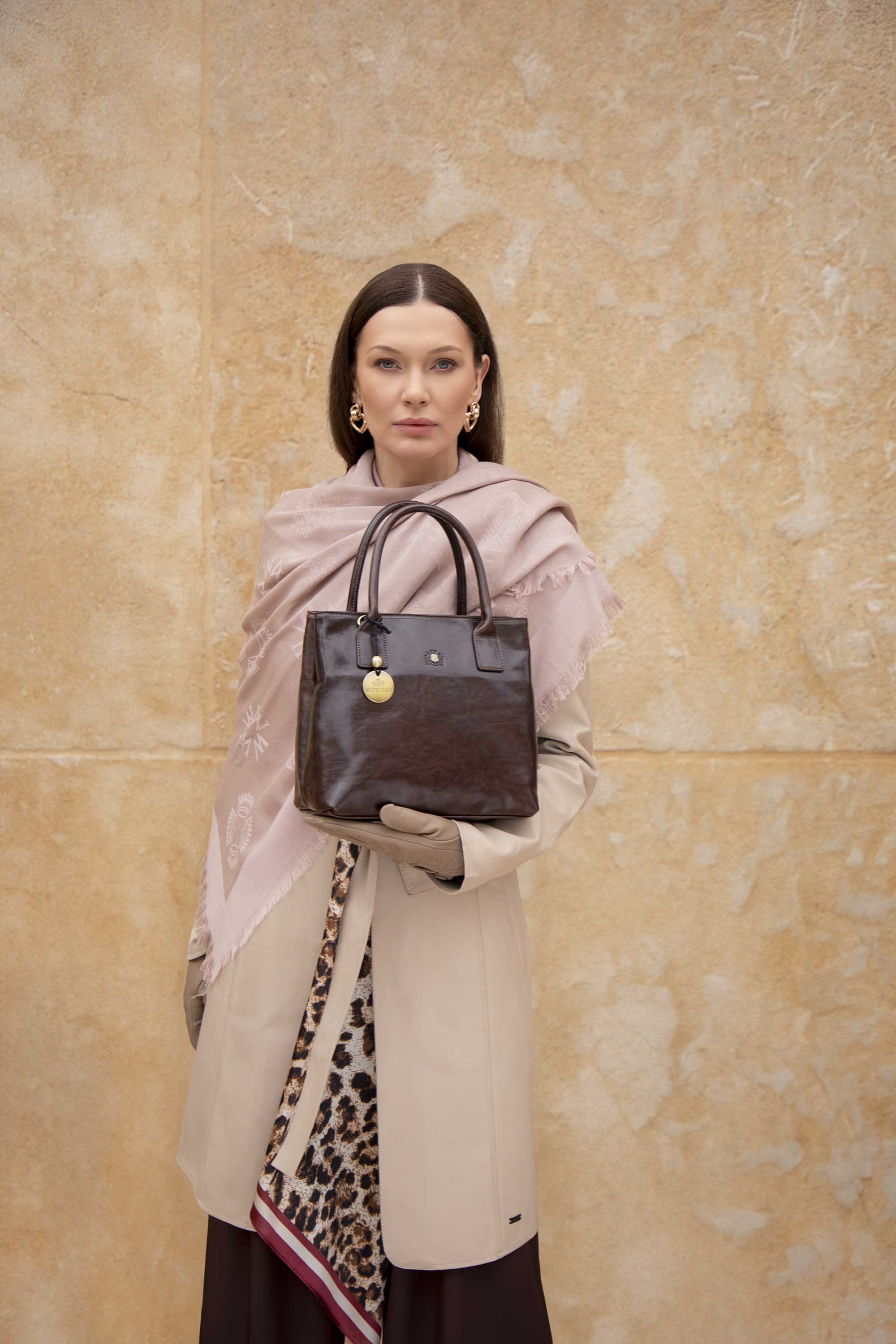 Шкіряна сумка у стилі вінтаж зі знімним ремінцем темно-коричнева