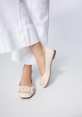 Soft leather ballerina shoes with geometric buckle detail, cream, 98-D-957-0-41, Photo 1