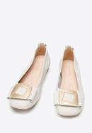 Leather ballerina shoes with decorative buckle detail, light beige, 94-D-951-1-35, Photo 2