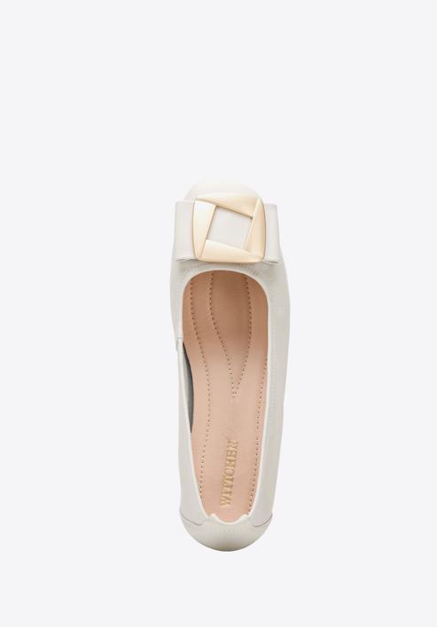 Leather ballerina shoes with decorative buckle detail, light beige, 94-D-951-1-35, Photo 4