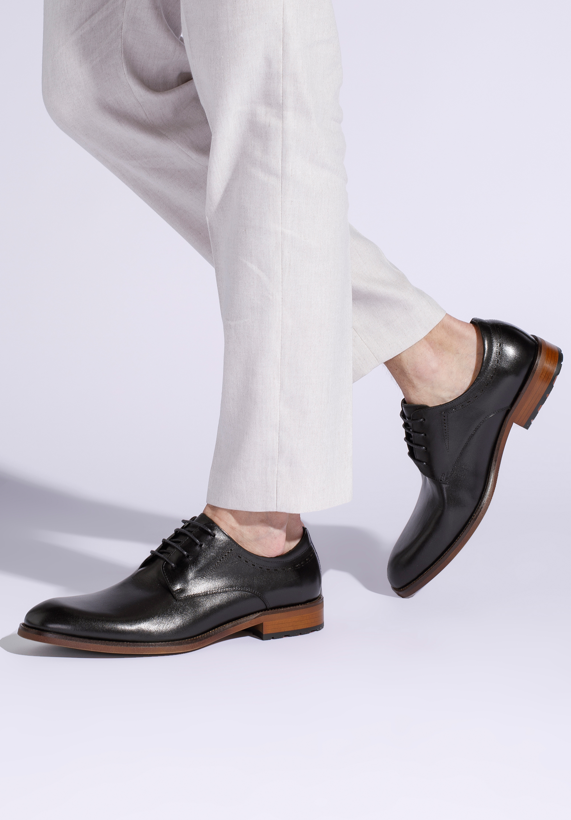 Buty do garnituru skórzane proste, czarny, 94-M-515-1-44, Zdjęcie 1