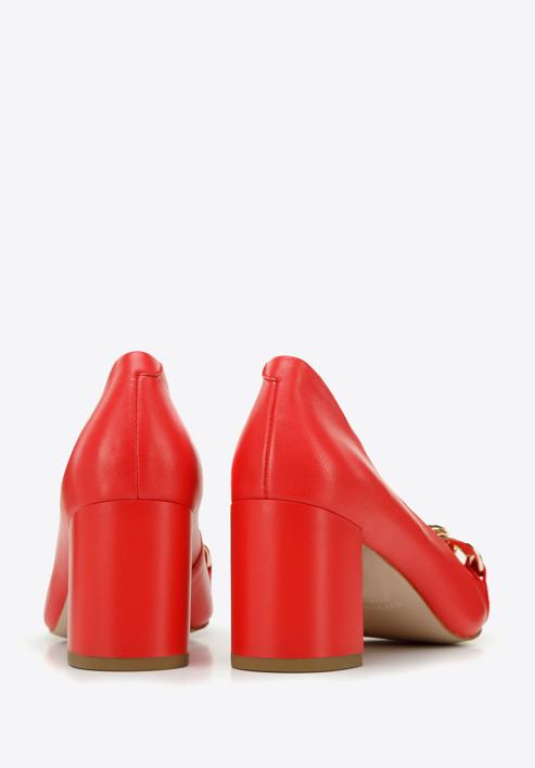 Leather classic court shoes with chain detail, red, 96-D-502-3-40, Photo 5