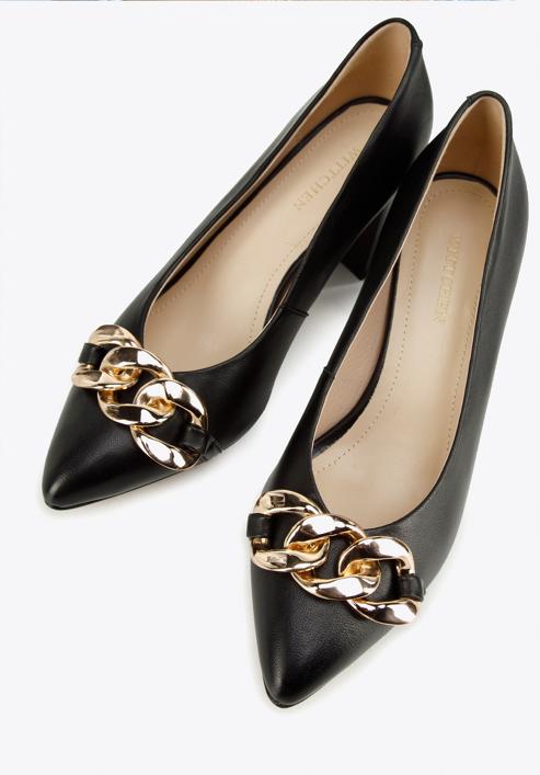 Leather classic court shoes with chain detail, black, 96-D-502-3-39, Photo 7