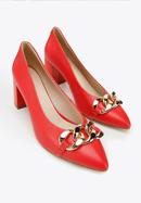 Leather classic court shoes with chain detail, red, 96-D-502-3-40, Photo 9