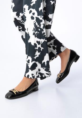 Patent leather court shoes with geometric buckle detail