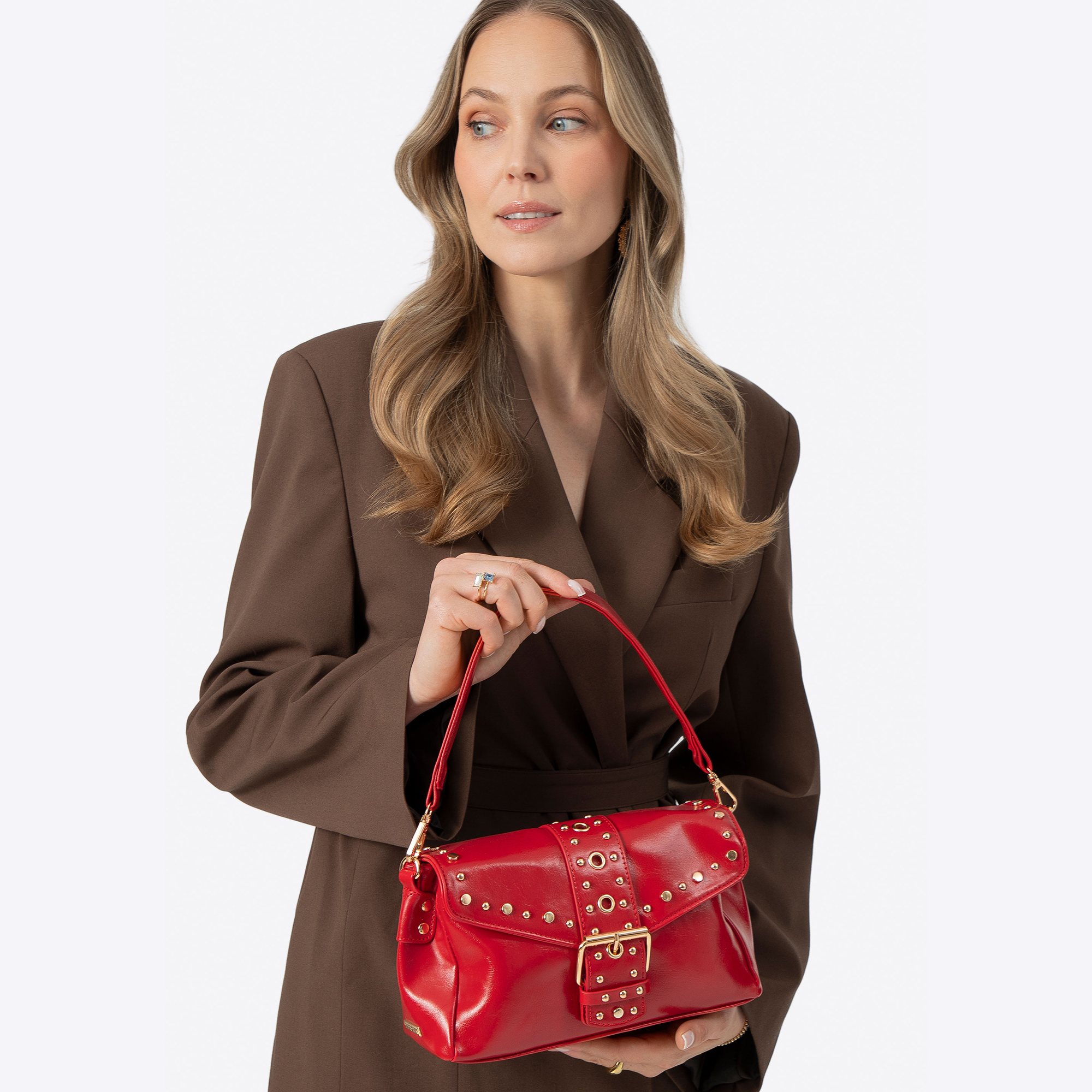 Červená crossbody kabelka z imitácie kože s ozdobnými cvokmi 100-4Y-207-3, Vyberte variant červená