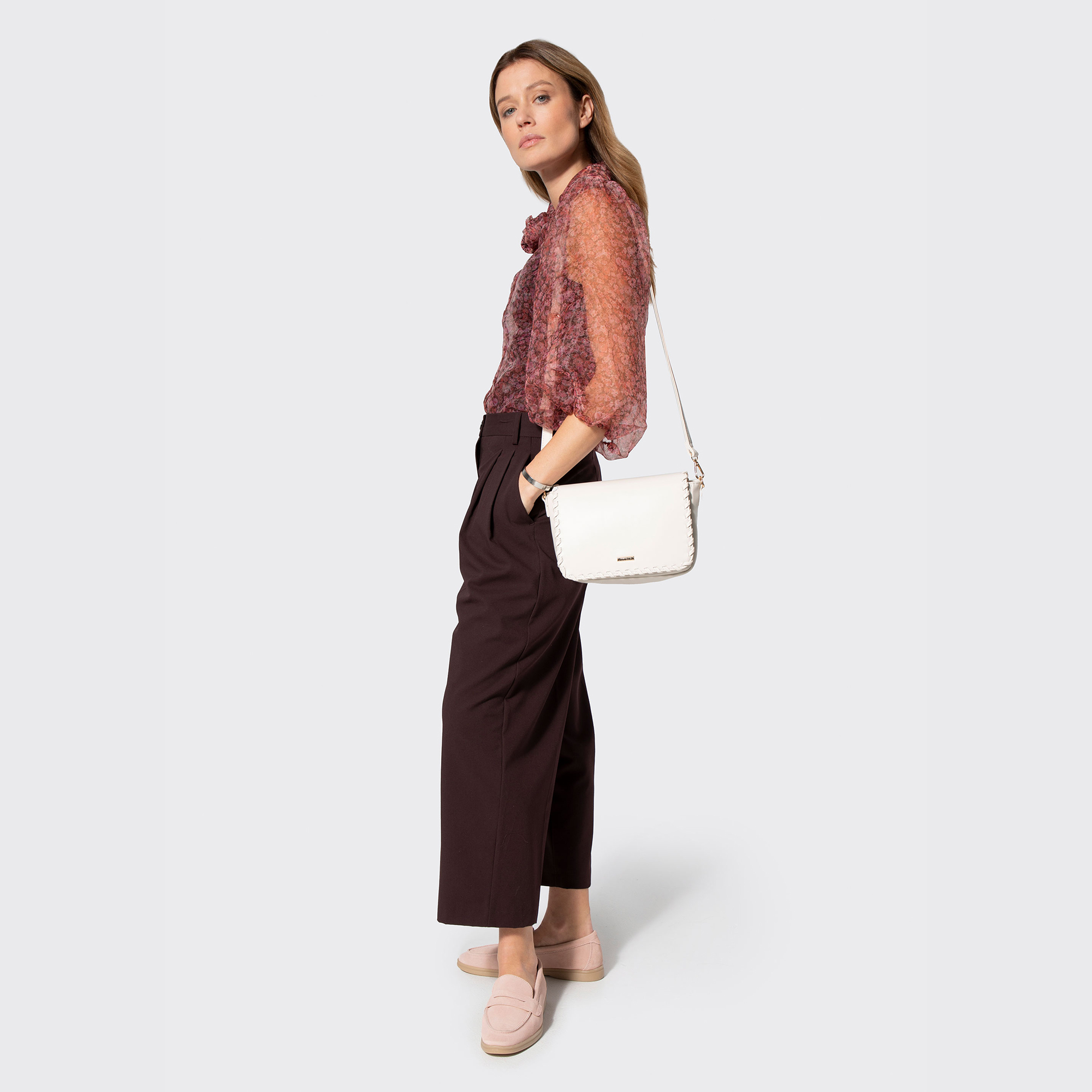 Krémová dámska crossbody kabelka Wittchen s elegantným vzhľadom, Vyberte variant krémová