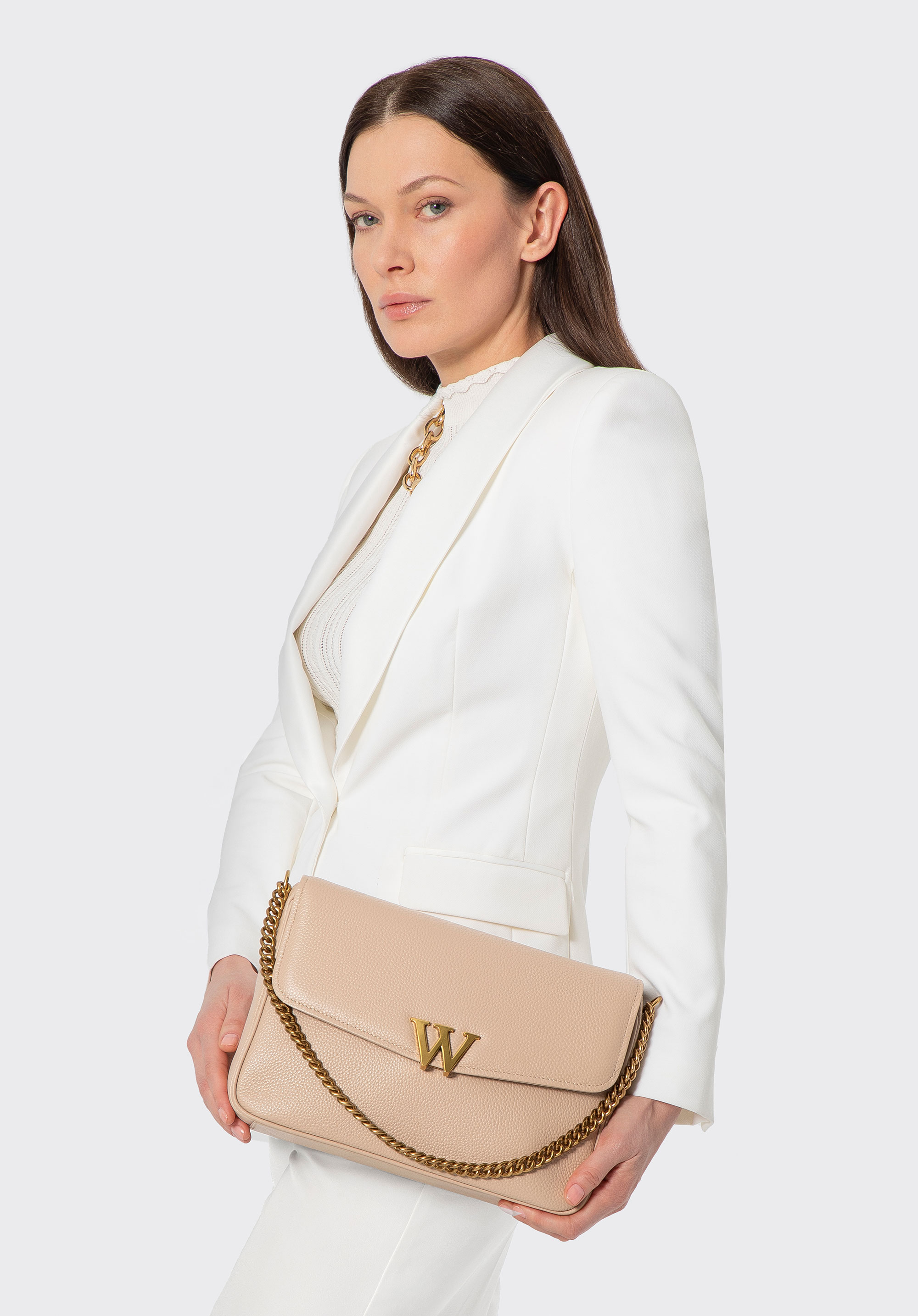 Damska crossbody ze skóry z dekoracyjnym zapięciem, beżowy, 100-4E-213-9, Zdjęcie 1