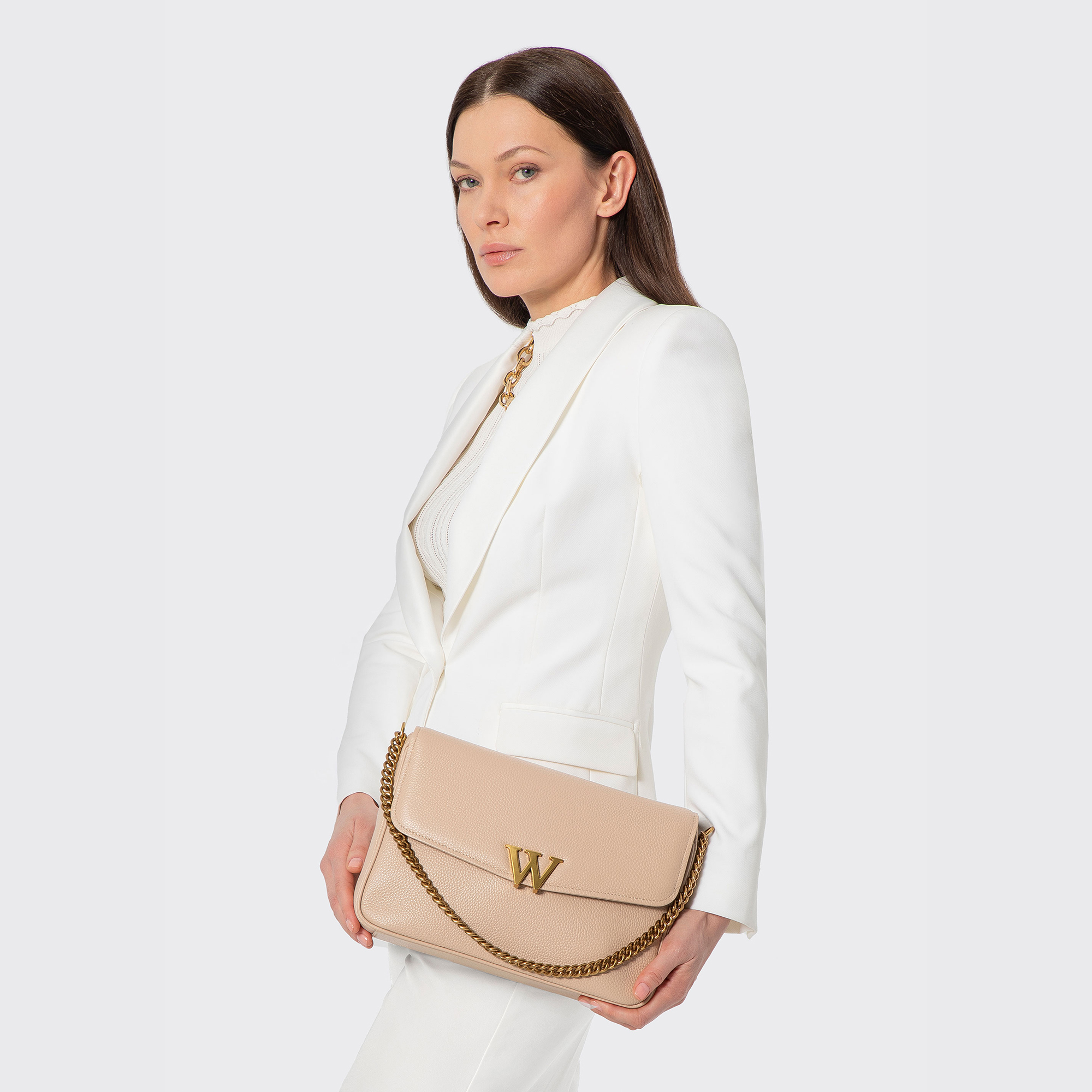 Dámska crossbody z kože s dekoratívnym zapínaním béžová 100-4E-213-9, Vyberte variant béžová