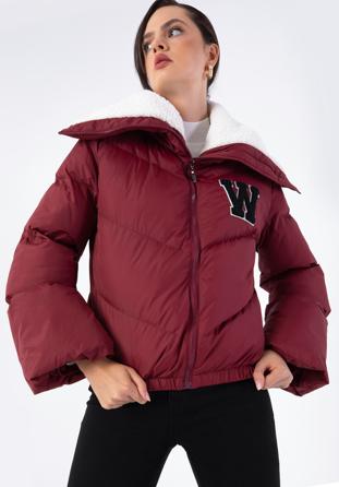 Damska kurtka oversizowa z kołnierzem podszytym sztucznym barankiem ciemnoczerwona