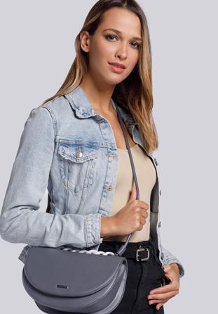 Faux leather saddle bag with chain detail, grey, 93-4Y-526-8, Photo 1