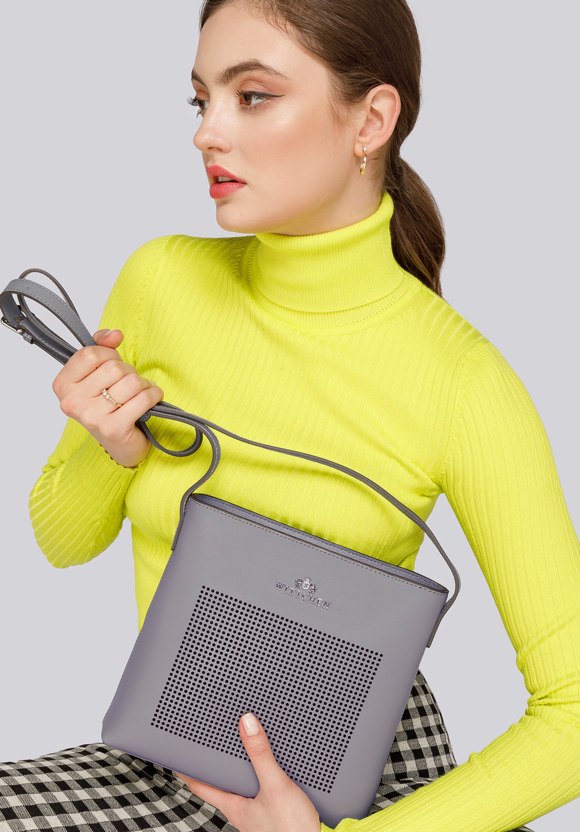 Women's perforated leather messenger bag, grey, 92-4E-641-8, Photo 1
