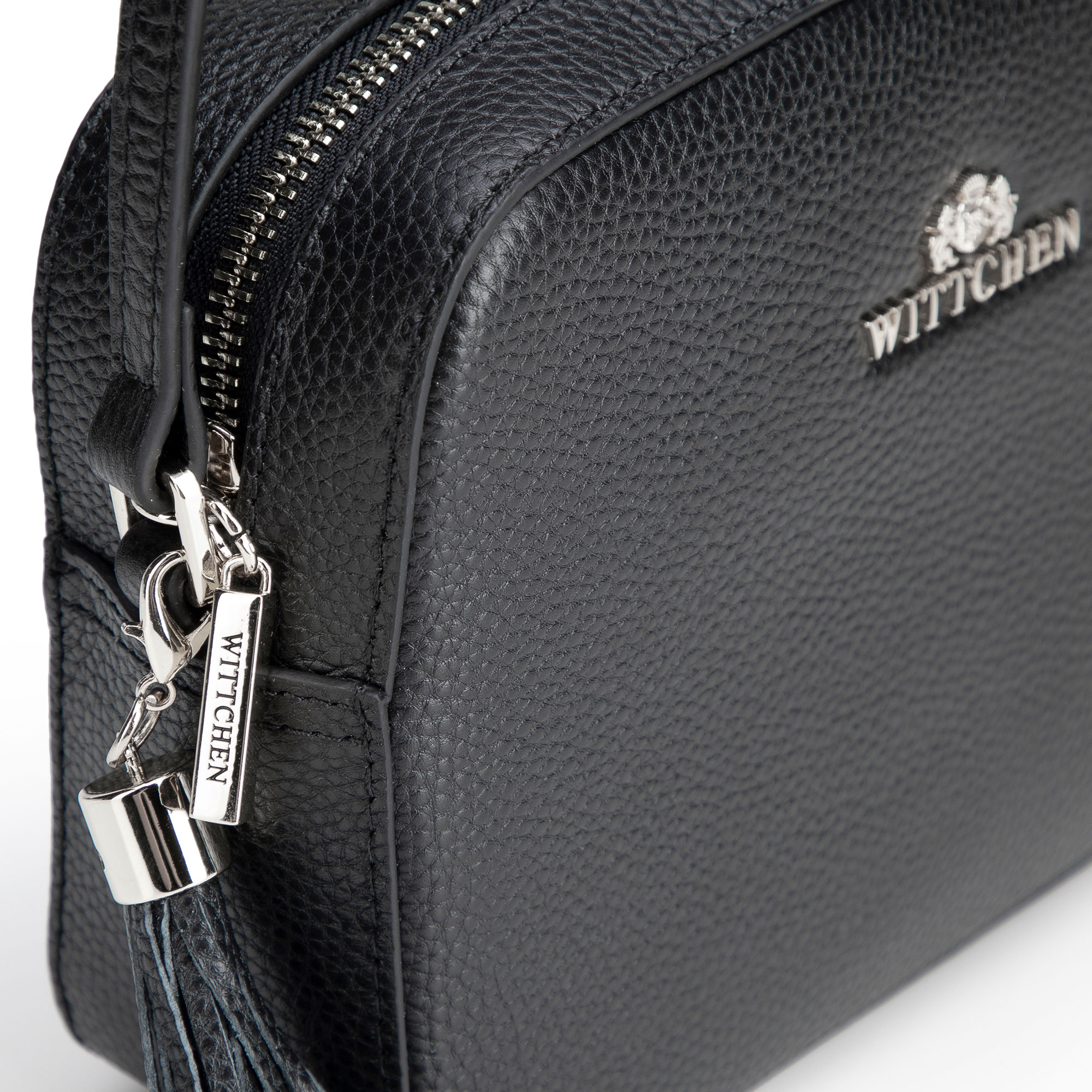 Dámska crossbody kabelka Wittchen z prírodnej kože s ozdobným strapcom a výrazným vzhľadom, Vyberte variant čierno-strieborná