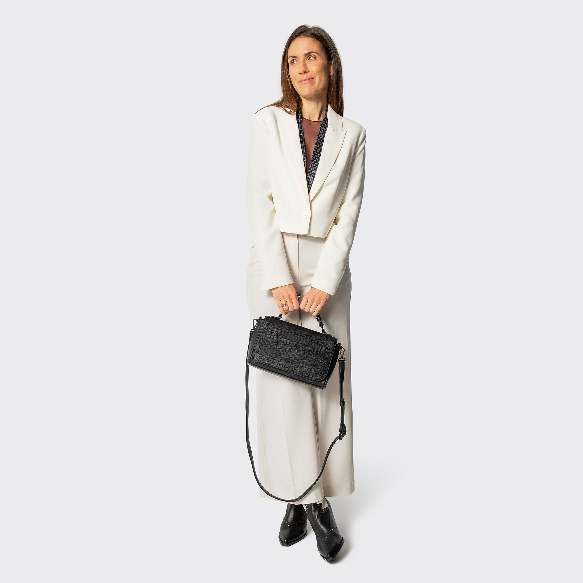 Čierna crossbody kabelka z imitácie kože s klopou 101-4Y-701-1, Vyberte variant čierna