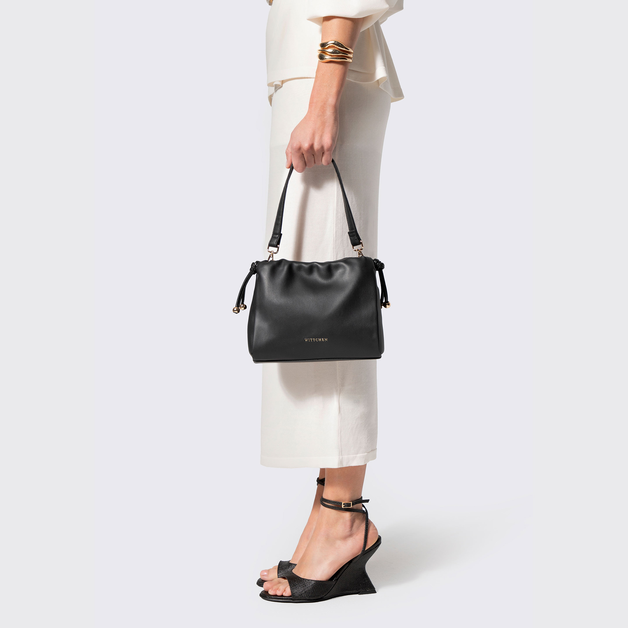 Čierna crossbody kabelka z imitácie kože so šnúrkami 102-4Y-406-1, Vyberte variant čierna