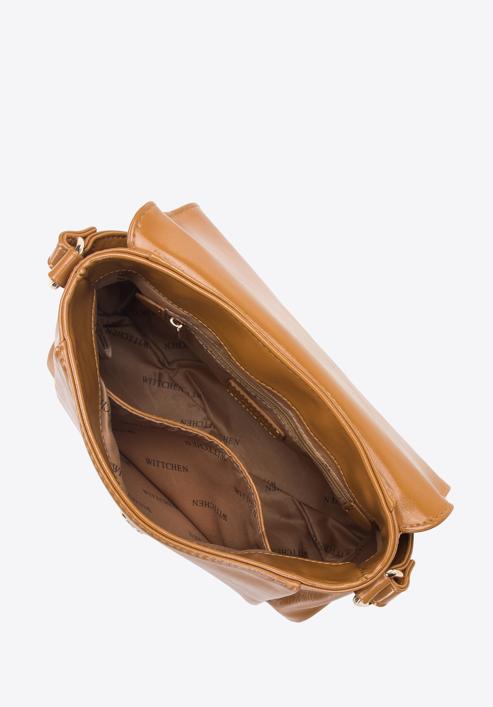 Damska listonoszka z lakierowanej ekoskóry z łańcuchem na klapie, brązowy, 95-4Y-415-3, Zdjęcie 3