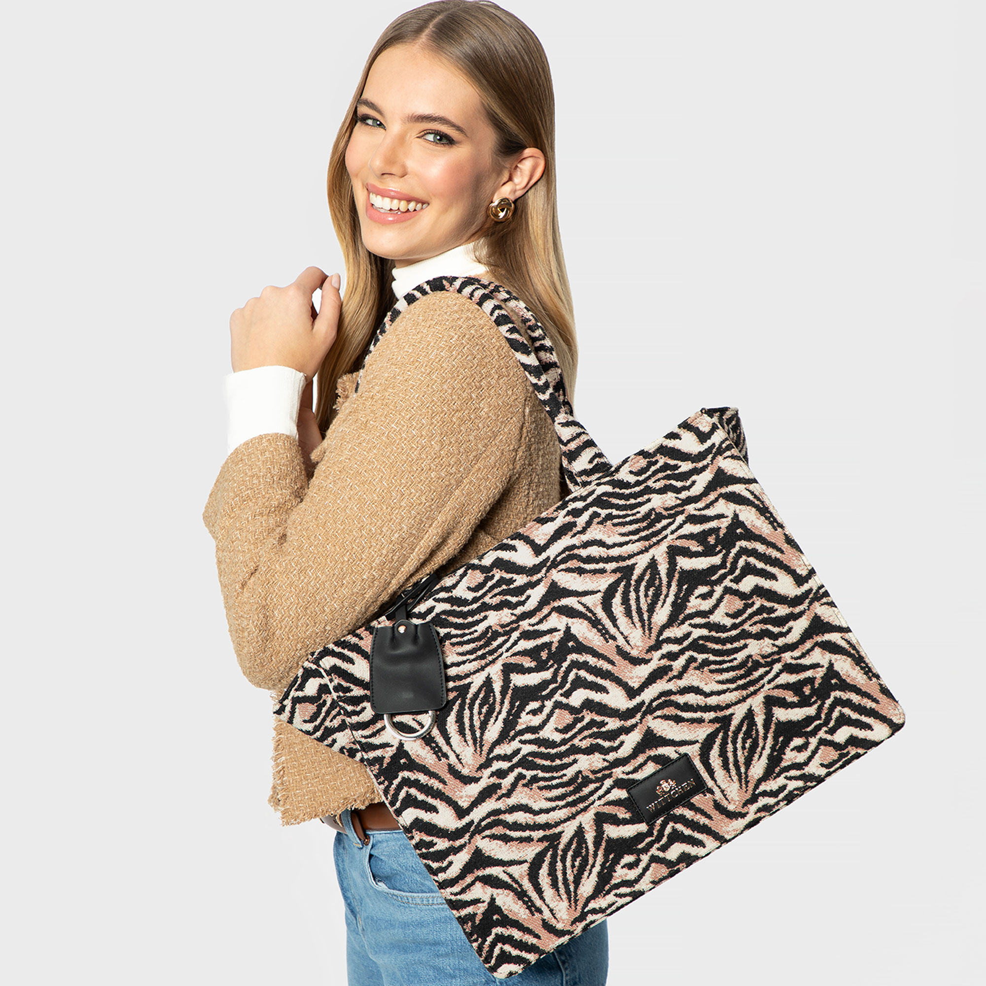 Dámska shopper kabelka zo žakáru čierno-hnedá 99-4E-500-X7, Vyberte variant čierno- hnedá