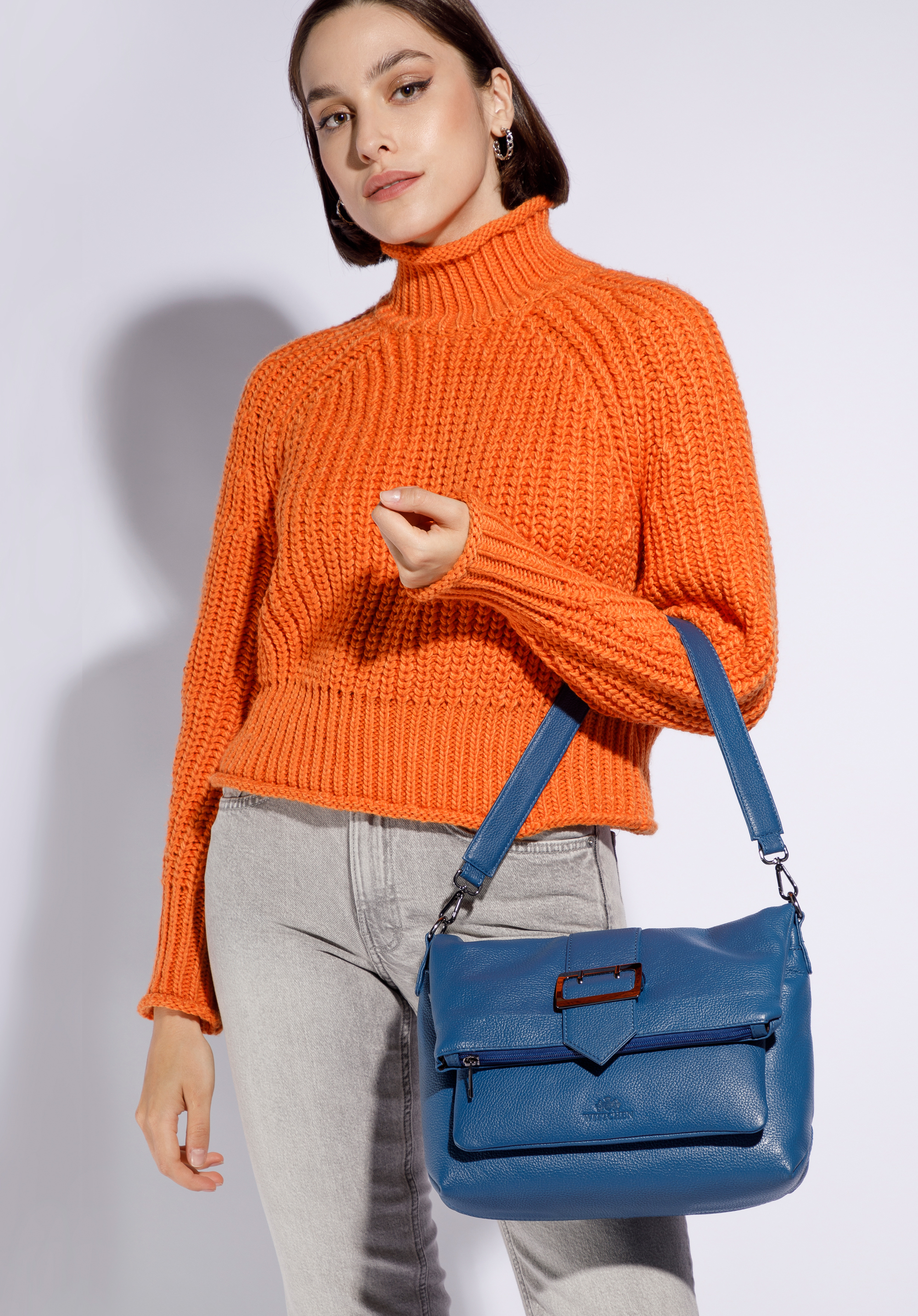 Leather handbag with metal buckle, dark blue, 95-4E-015-N, Photo 1