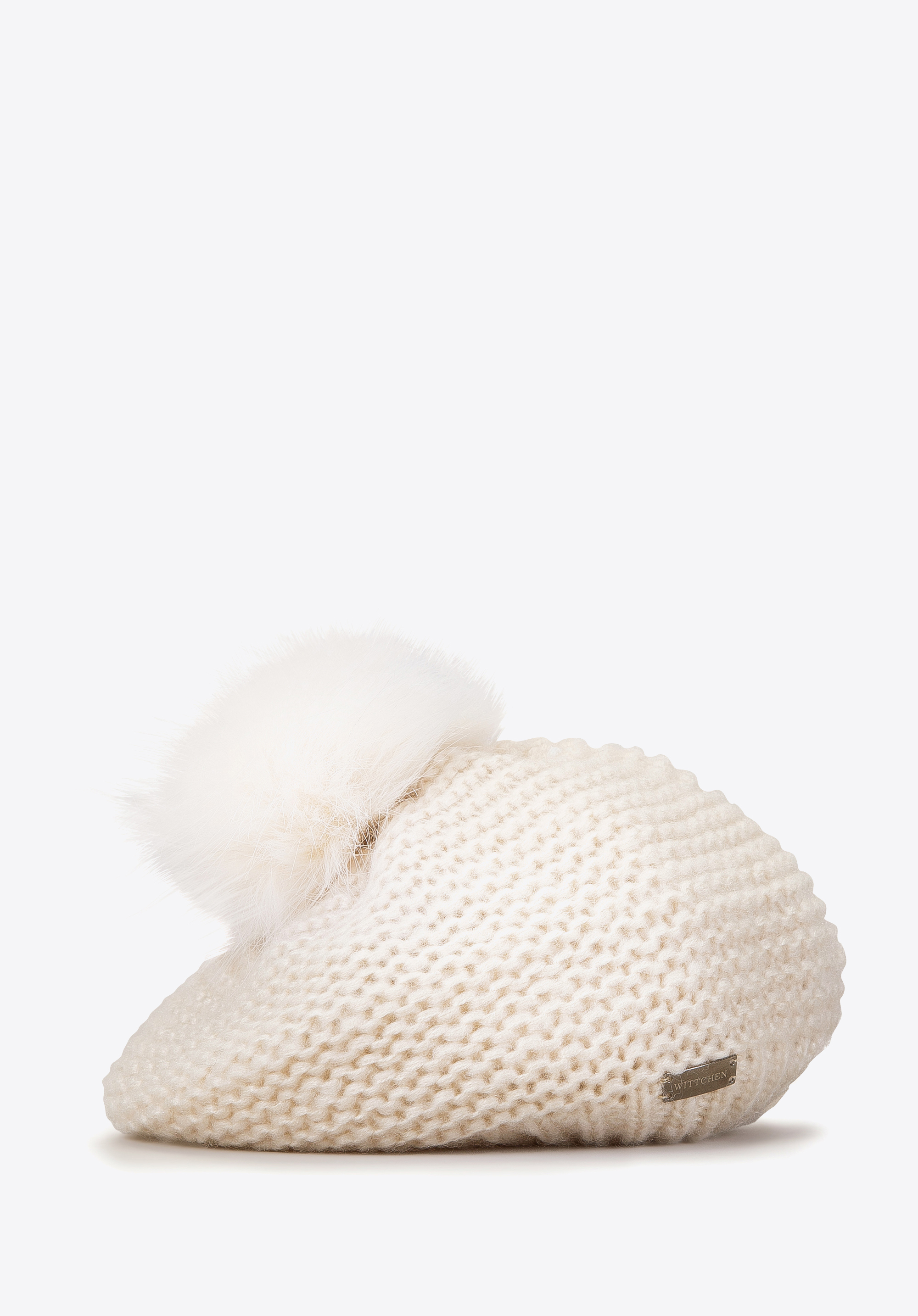 Damski beret z pomponem