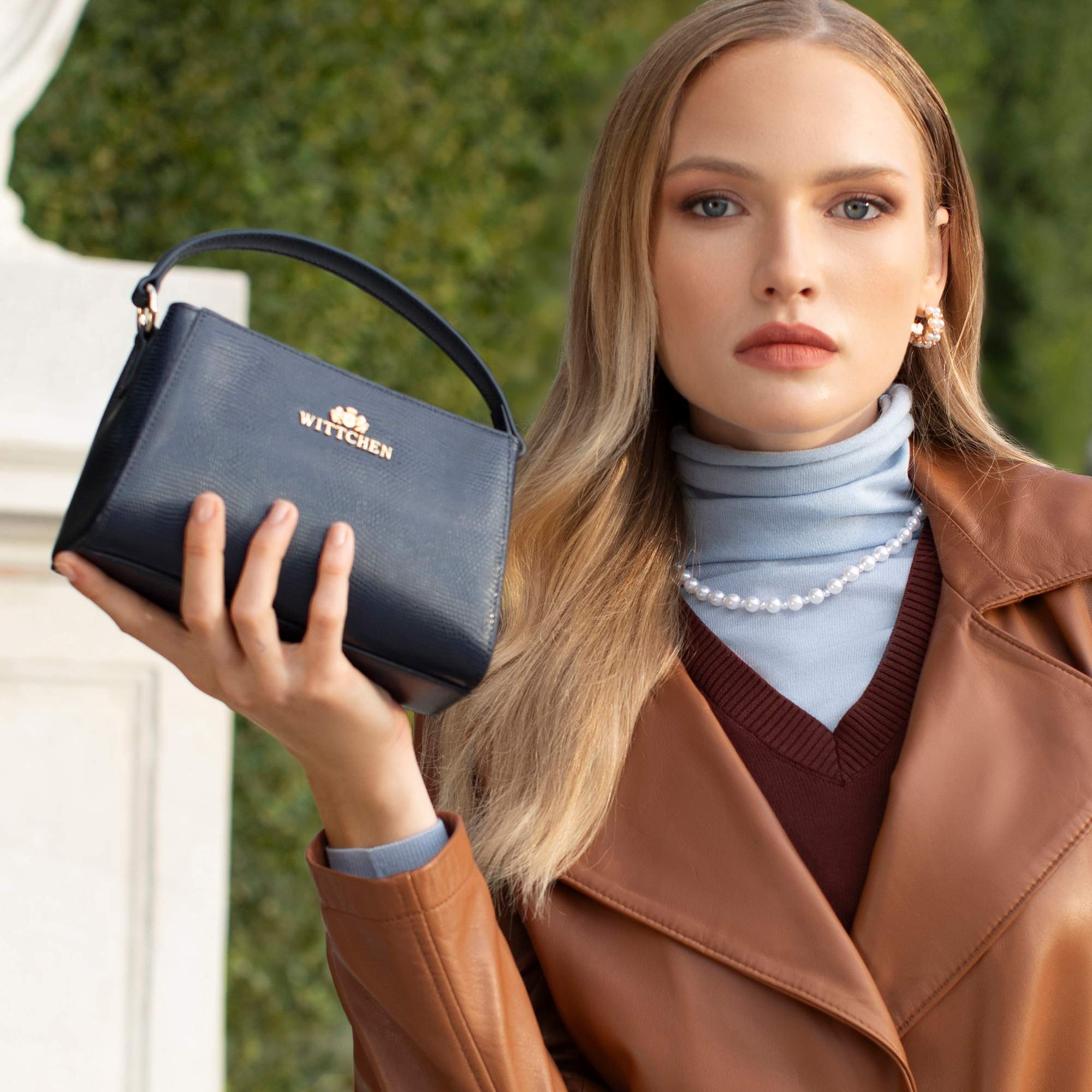 Mini kufrík z jašteričej kože granátový