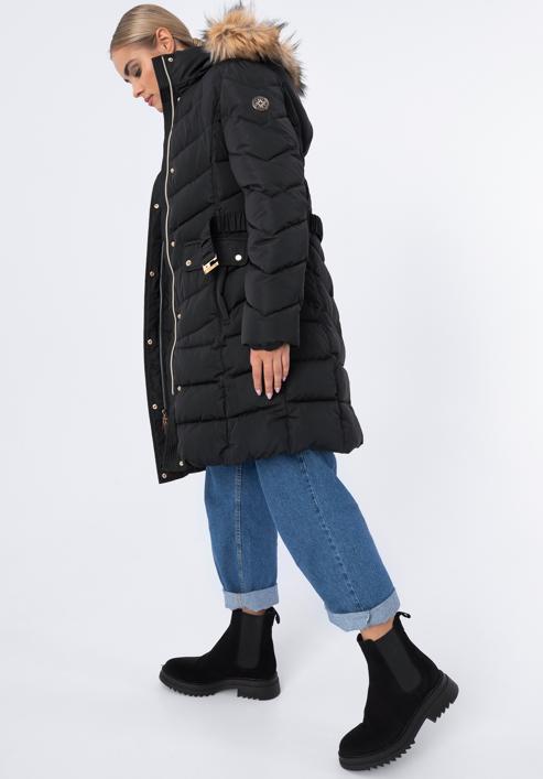 Damski płaszcz pikowany z paskiem, czarny, 97-9D-900-3-2XL, Zdjęcie 4