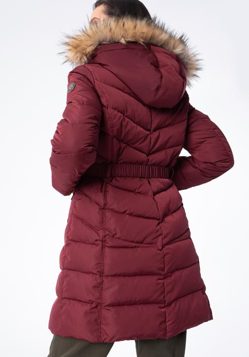 Damski płaszcz pikowany z paskiem, ciemny czerwony, 97-9D-900-3-M, Zdjęcie 6