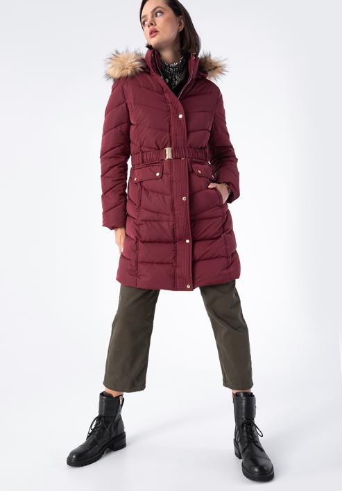 Damski płaszcz pikowany z paskiem, ciemny czerwony, 97-9D-900-3-S, Zdjęcie 8