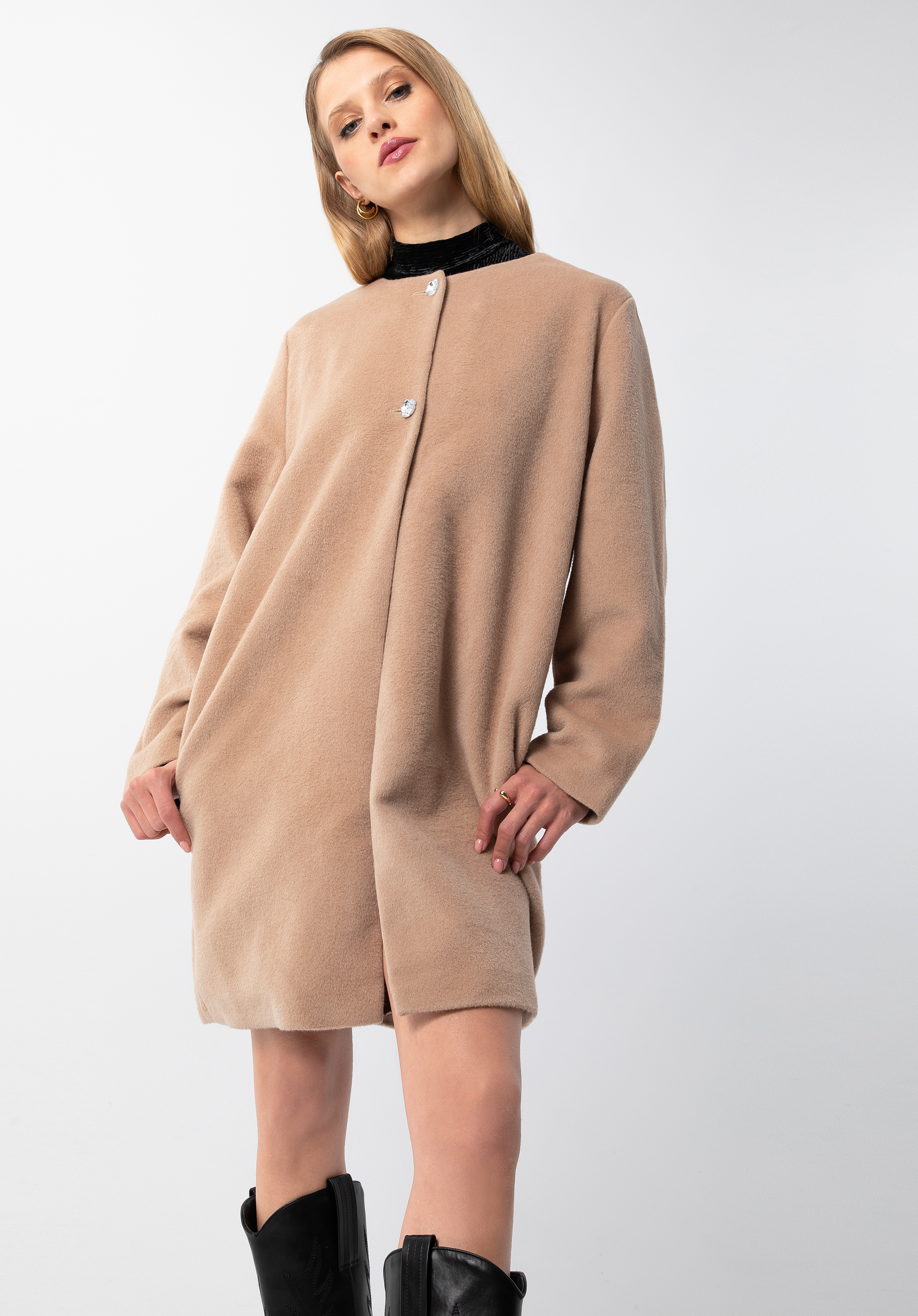 Damski płaszcz z wełną oversize, beżowy, 89-9W-K02-4-L, Zdjęcie 1