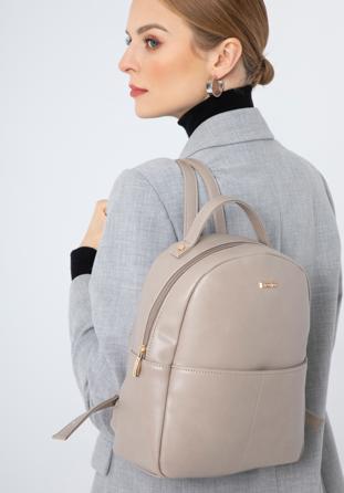 Women's faux leather backpack with front pocket, beige, 97-4Y-535-9, Photo 1