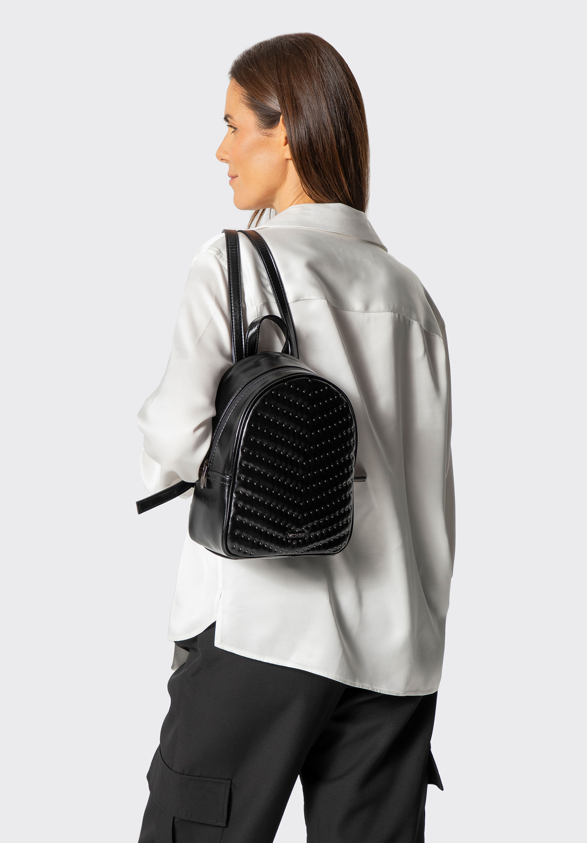 Damski plecak z imitacji skóry z dżetami, czarno-grafitowy, 101-4Y-425-G1, Zdjęcie 1