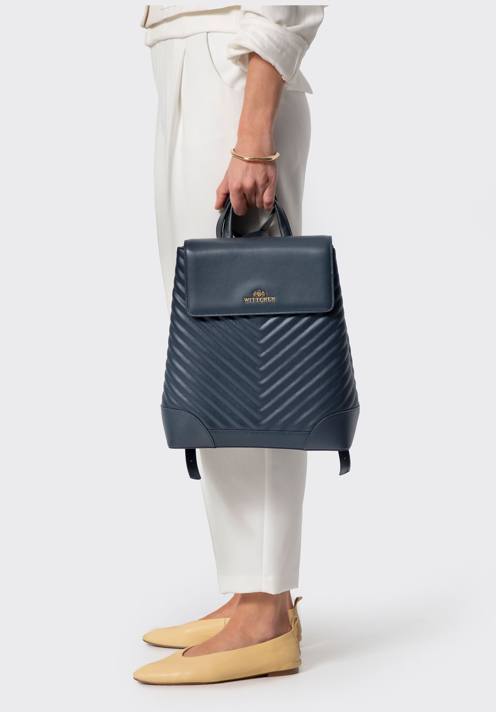 Damski plecak ze skóry naturalnej z przeszyciami, granatowy, 102-4E-206-7, Zdjęcie 1