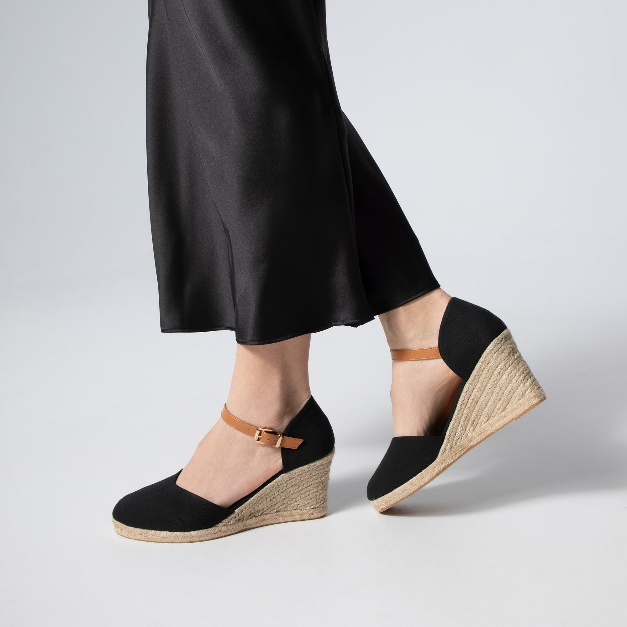 Dámske espadrilky s pásikom 98-DP-800-1  