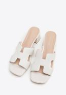 Women's block heel sandals with 'H' cut-out, cream, 98-D-974-1-37, Photo 2