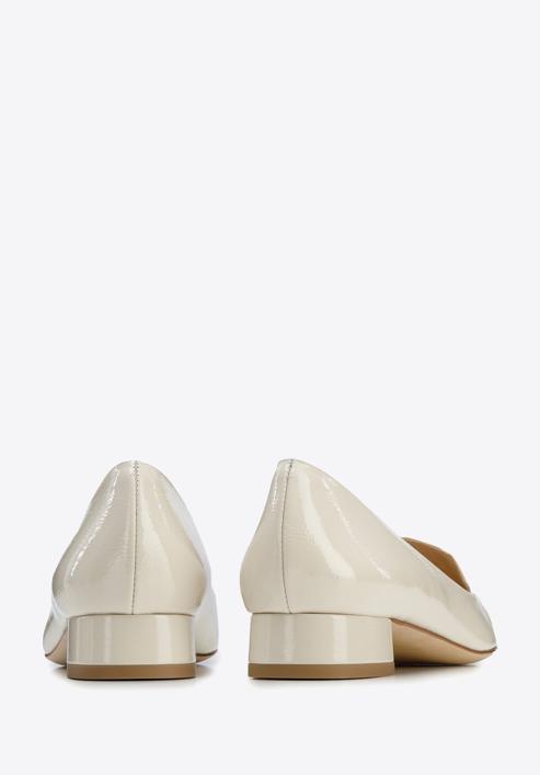 Patent leather loafers with circle ring detail, cream, 96-D-104-9-38, Photo 5