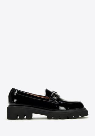 Patent leather loafers with glistening buckle