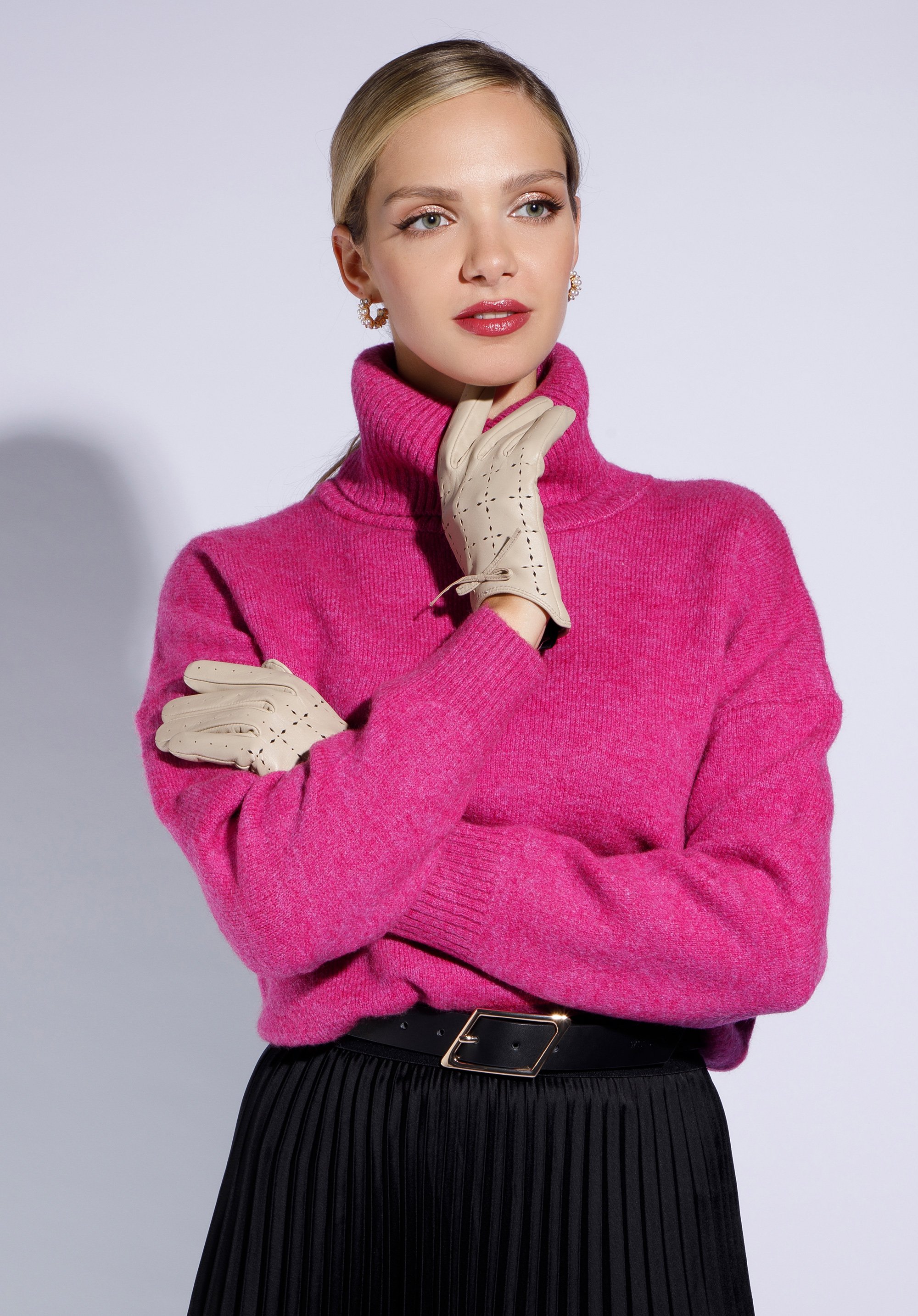 Damskie rękawiczki skórzane dziurkowane, jasny beż, 45-6-519-A-L, Zdjęcie 1