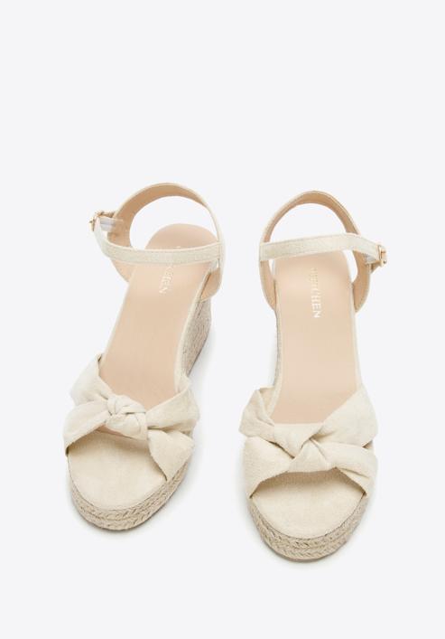 Women's wedge sandals with a decorative knot, beige, 96-DP-803-N-37, Photo 3