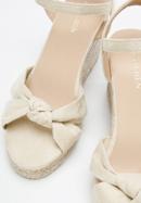 Women's wedge sandals with a decorative knot, beige, 96-DP-803-5-39, Photo 8