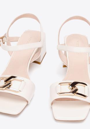 Leather block heel sandals with chain detail, cream, 94-D-510-0-39, Photo 1