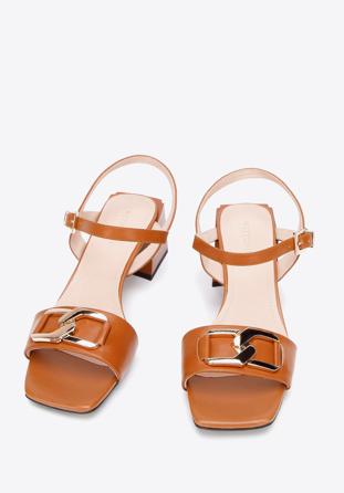 Leather block heel sandals with chain detail, brown, 94-D-510-5-39, Photo 1