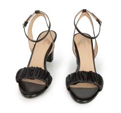 Damskie sandały z marszczonej skóry na słupku, czarny, 94-D-804-1-39, Zdjęcie 1