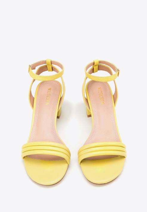 Damskie sandały z paskami na słupku, żółty, 98-DP-205-0-41, Zdjęcie 3