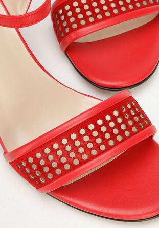 Damskie sandały zamszowe na słupku ażurowe, czerwony, 92-D-959-3-38, Zdjęcie 1