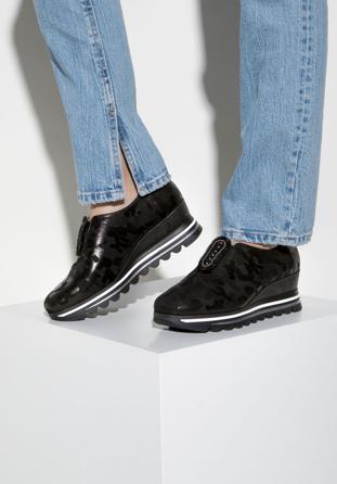 Damskie sneakersy metaliczne na platformie, czarny, 95-D-651-1-35, Zdjęcie 1