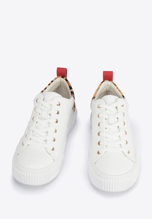 Damskie sneakersy skórzane z wzorem w cętki, biały, 95-D-952-1-36, Zdjęcie 2