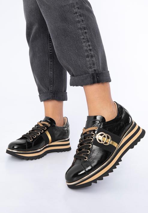 Damskie sneakersy z lakierowanej skóry z klamrą, czarny, 97-D-100-1-37, Zdjęcie 15