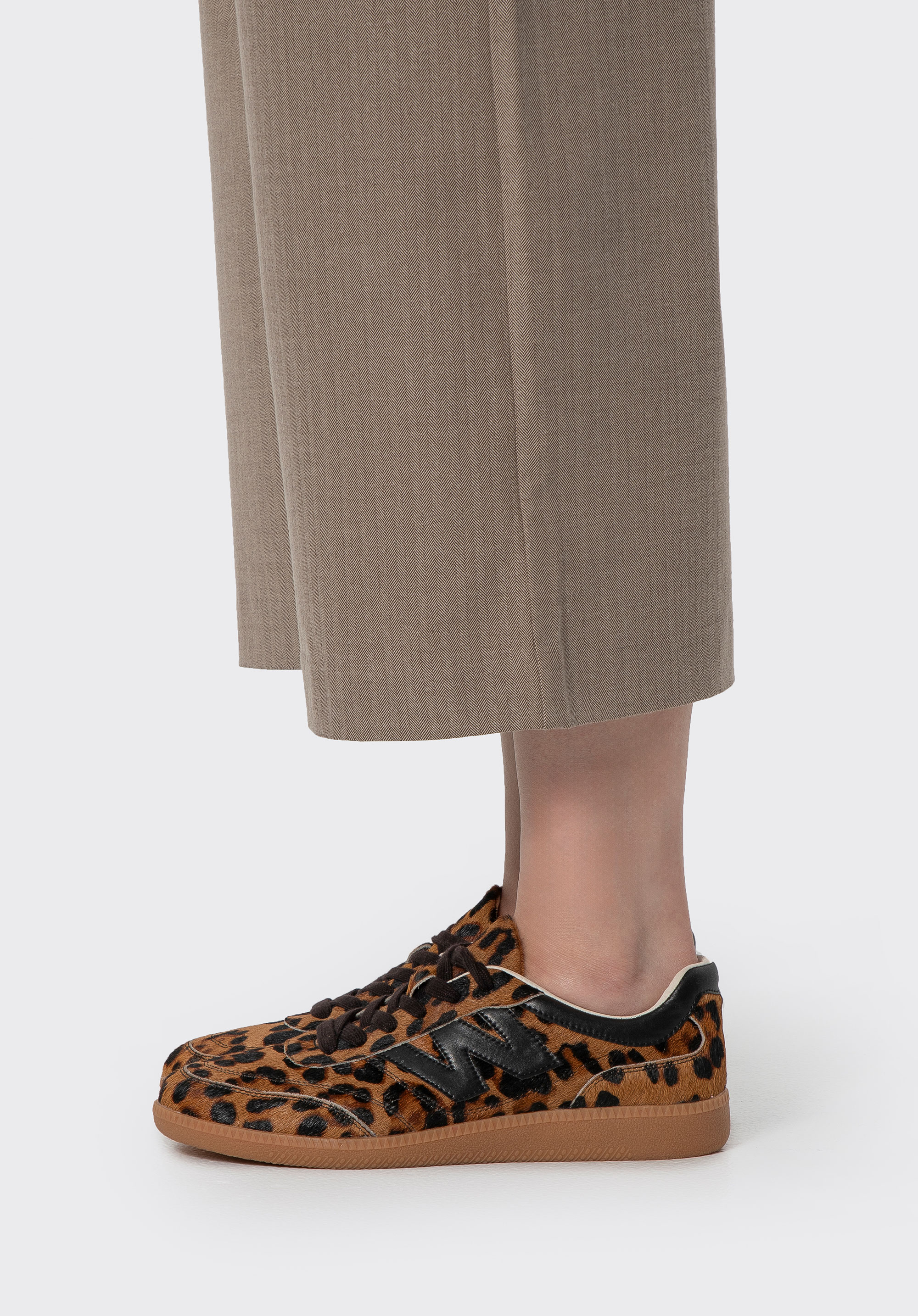 Damskie sneakersy z naturalnego włosia, brązowo-czarny, 102-D-361-4-40, Zdjęcie 1