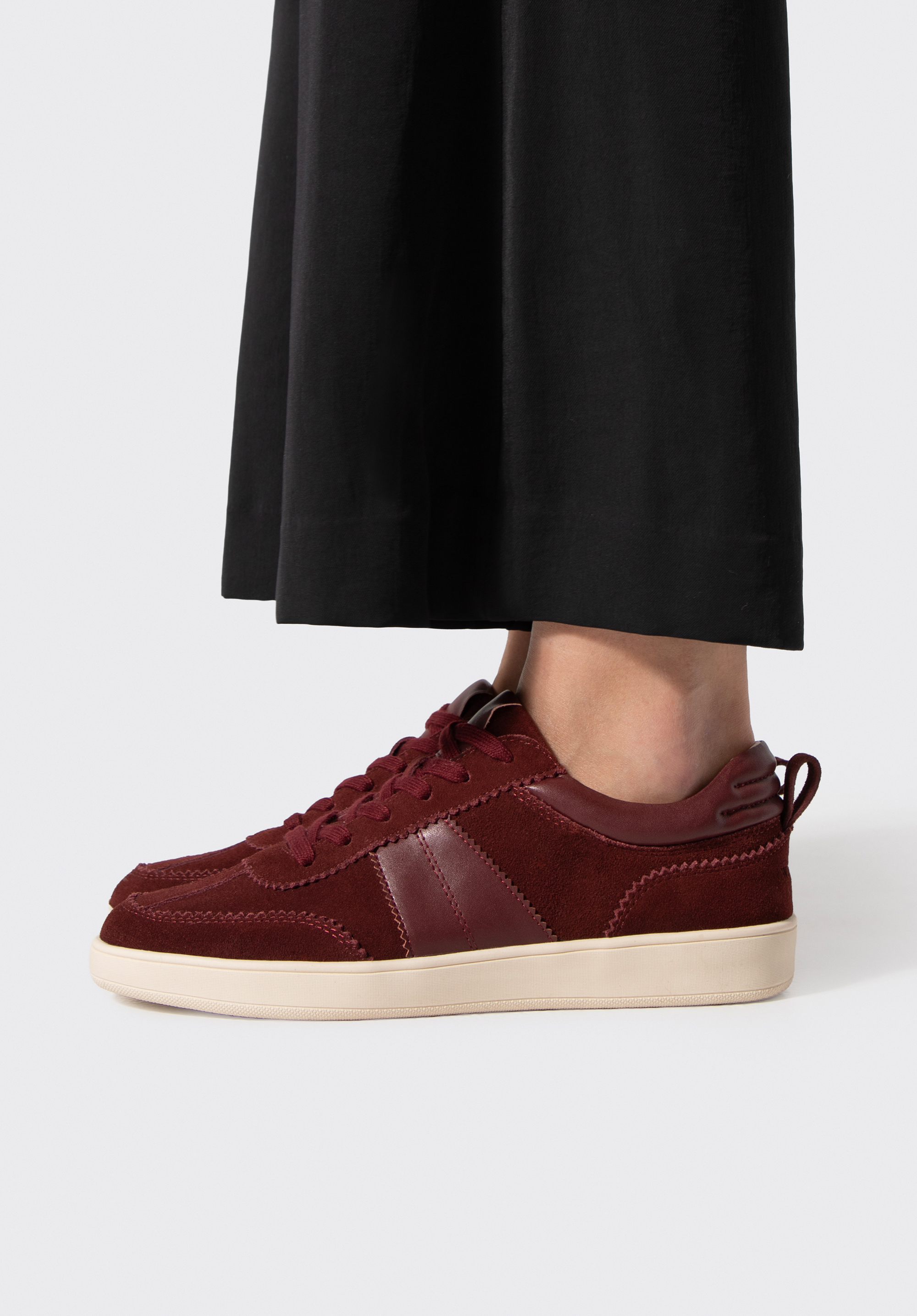 Damskie sneakersy ze skóry zamszowej, bordowy, 102-D-359-3-36, Zdjęcie 1