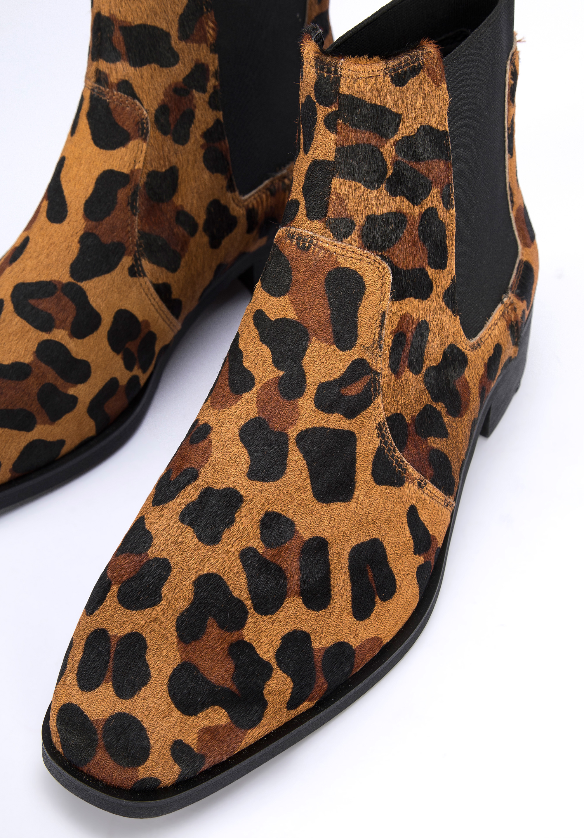 Mens cheetah print hot sale chelsea boots